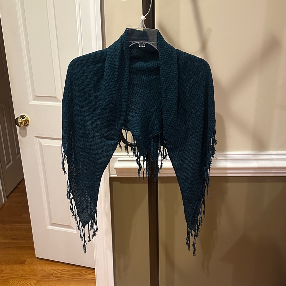 Elegant Teal Fringed Scarf